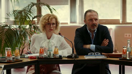 Frau Jordan stellt gleich Frau Jordan stellt gleich Folge 10: Der Ausschuss