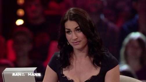 Ran an den Mann Staffel 1 Folge 1: Hält er, was sie verspricht?