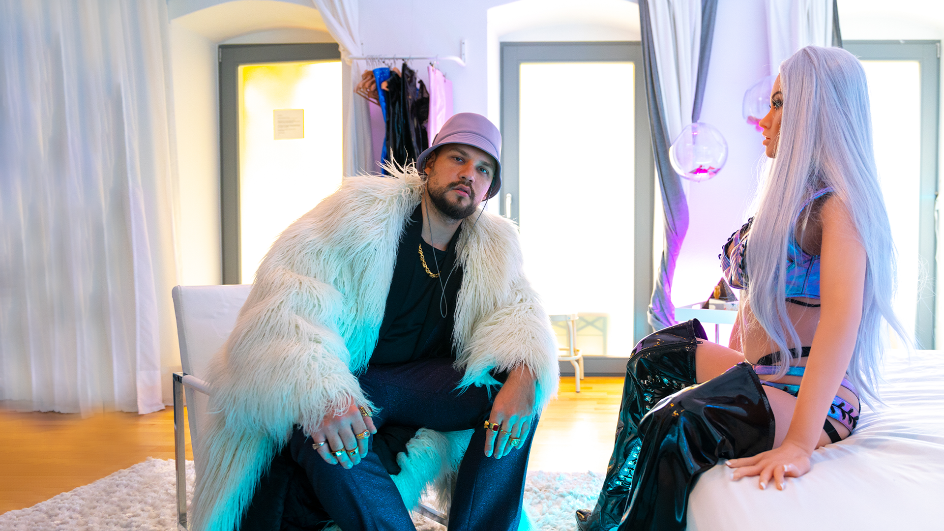 Slavik - Auf Staats Nacken