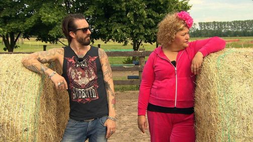 Schwarz, Rot, Pink - Cindys Deutschland Staffel 02 Folge 2: Cindy auf Männersuche