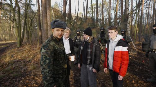 Slavik - Auf Staats Nacken Slavik - Auf Staats Nacken Staffel 2 Folge 2: Drill Camp