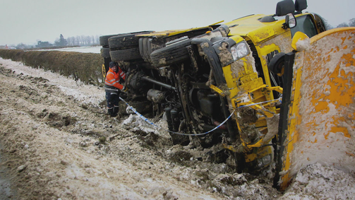 LKW-Bergung extrem LKW-Bergung extrem Folge 1: Eiskalte Bergung