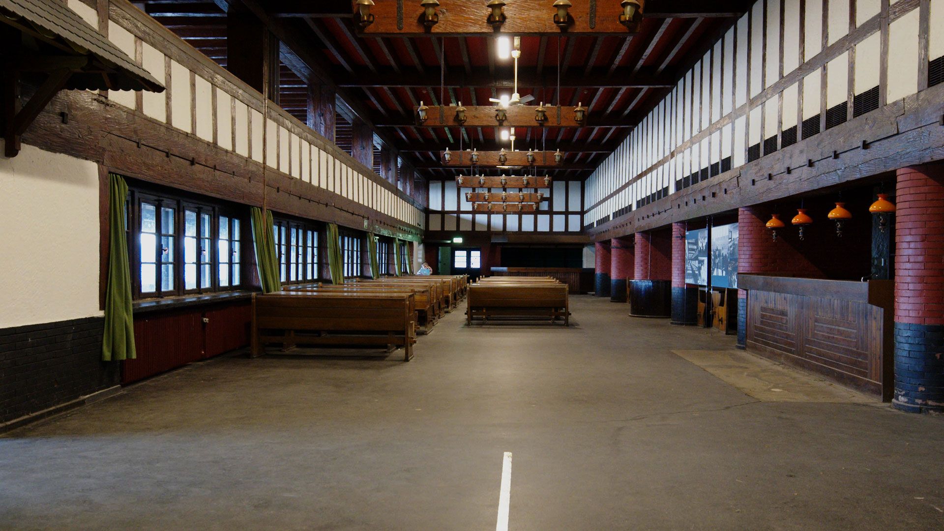 Ordensburg und Urzeitwald