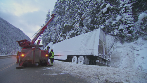 Highway Heroes Canada Highway Heroes Canada Folge 12: Ehrenkonvoi für eine Legende