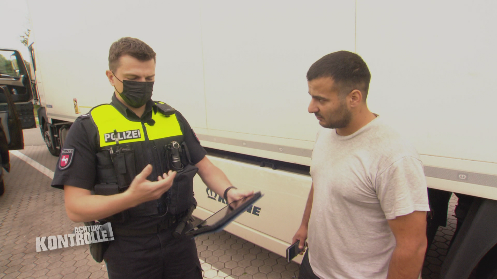  Abgelenkte LKW Fahrer - Polizei Rotenburg