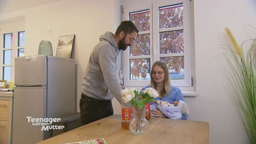 Teenager werden Mütter Teenager werden Mütter Folge 10: Julia im Mutterglück