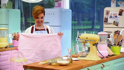 Das große Backen Das große Backen Folge 5: Hefeteig: Die Jury bestellt einen Brotkranz mit Dip