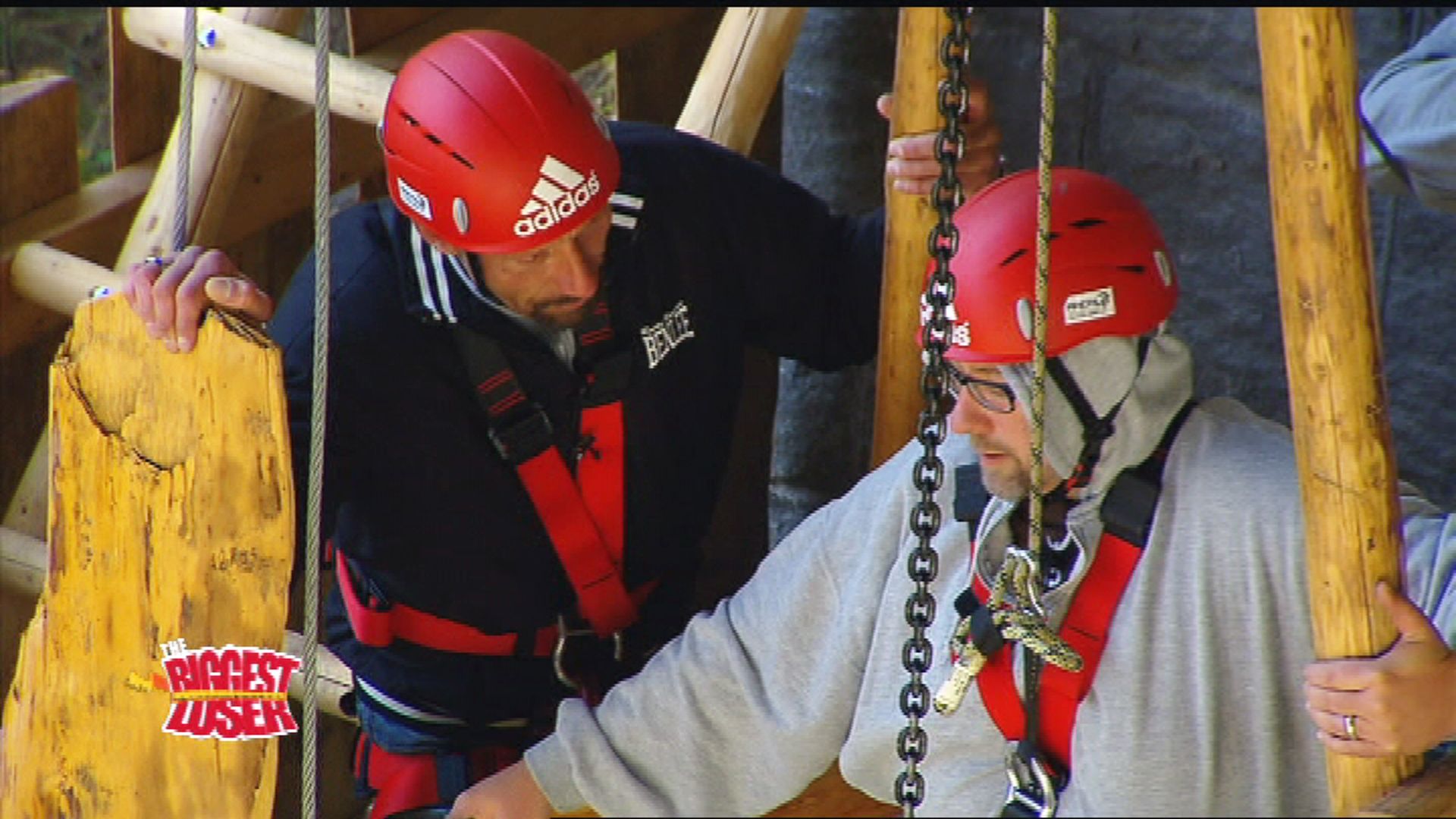 Wer überwindet seine Angst im Hochseilgarten?