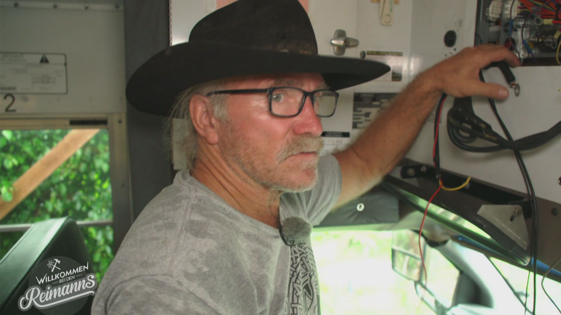 Rumtopf, Ankunft des neuen Busses und Probleme auf Konny Island