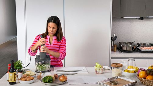 Selena Gomez kocht - Genussvoll lernen Selena Gomez kocht - Genussvoll lernen Folge 9: Köstliche Brunch-Rezepte