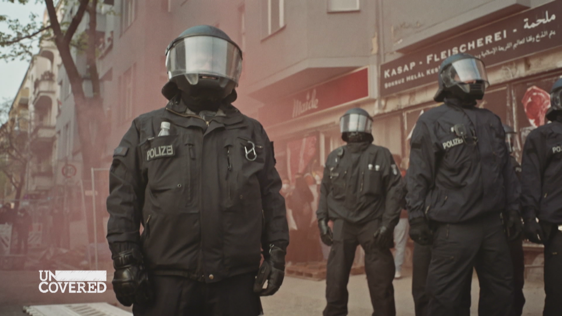 UNCOVERED. Good Cops, Bad Cops - Was darf die Polizei?