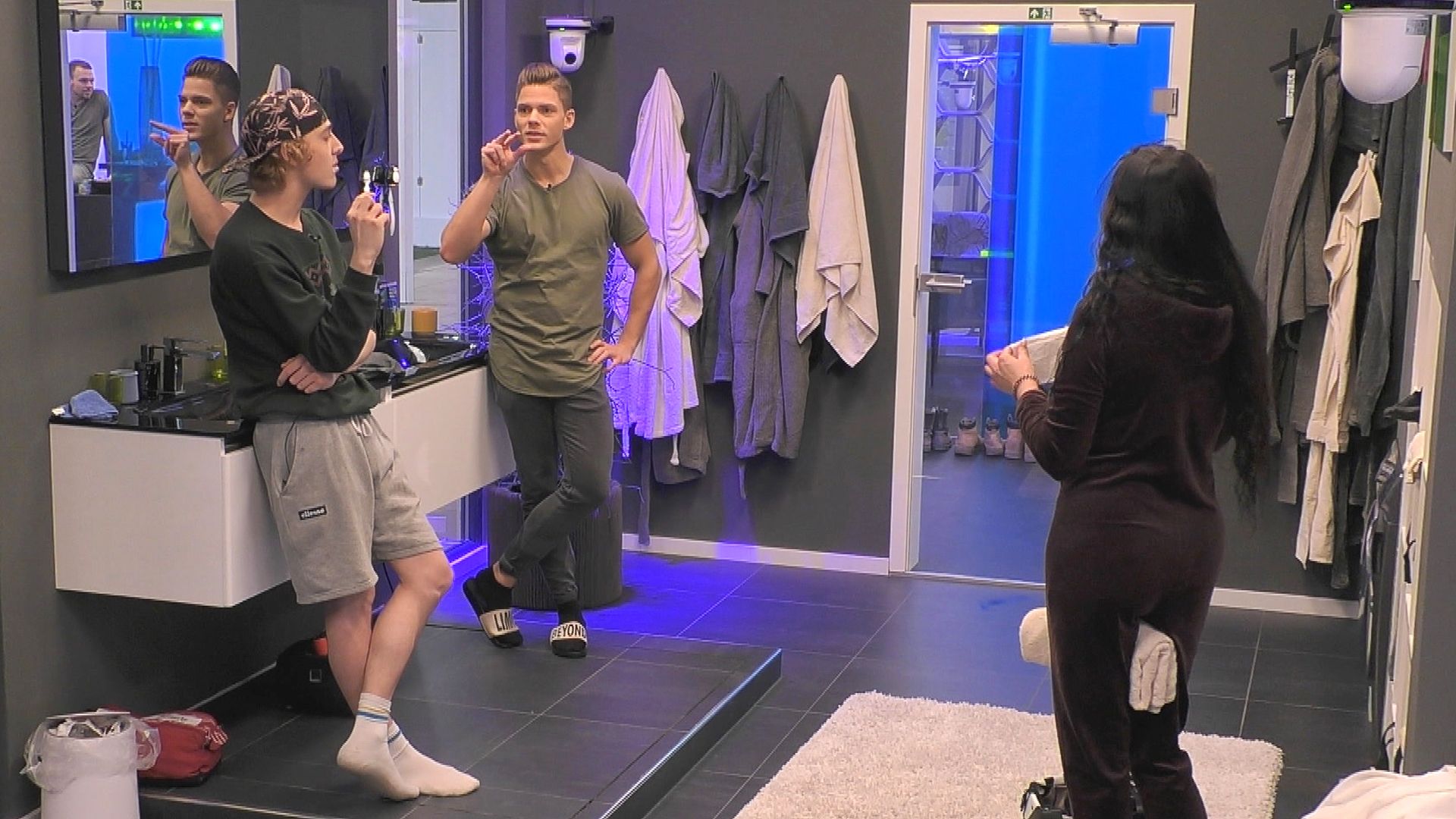 Philipp verheimlicht seine Romanze mit Michelle vor Rebecca