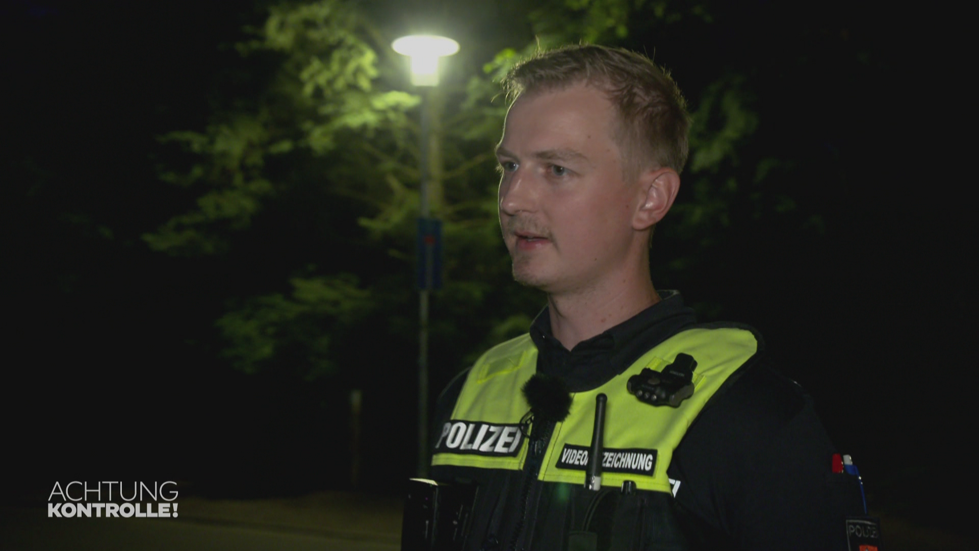 Müllcontainer in Flammen - Nachtstreife Garbsen