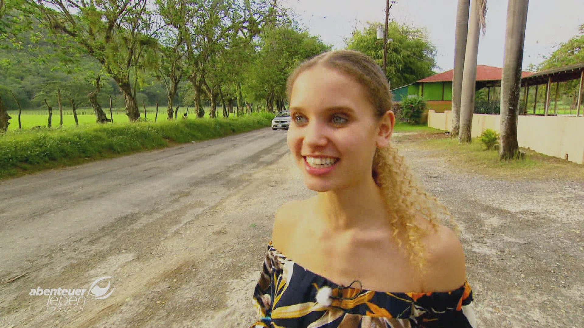 Karibik-Inseln der Extraklasse: Paddeln mit den Schweinen am Pig Beach