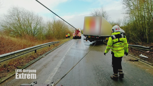 LKW-Bergung extrem LKW-Bergung extrem Folge 11: Ein Transporter ohne PS