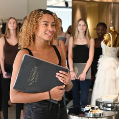 S21E08: Mit Audiodeskription - Ready, Set, Go! Wer holt sich den ersten Job?