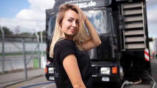 Trucker Babes - 400 PS in Frauenhand Trucker Babes - 400 PS in Frauenhand Folge 1: Episode 1