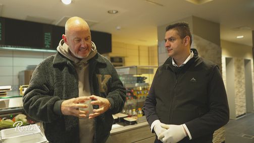 Rosins Restaurants - Ein Sternekoch räumt auf! Rosins Restaurants - Ein Sternekoch räumt auf! Folge 5: Ein Stern droht unterzugehen im "Star Blue Kitchen"