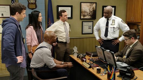 Brooklyn Nine-Nine Brooklyn Nine-Nine Folge 14: Tick-Tack im Sauseschritt