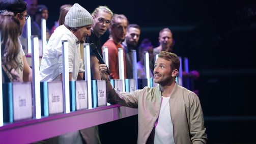 Balls - für Geld mache ich alles Balls - für Geld mache ich alles Folge 1: Folge 1