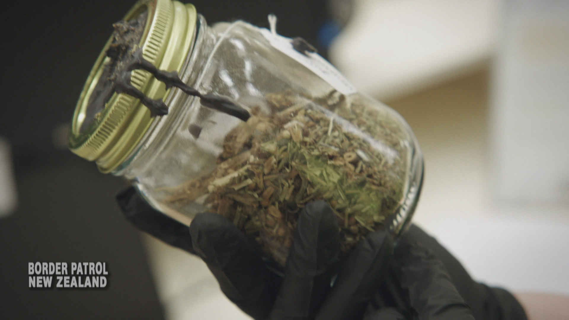 Drogen im Teegeschirr