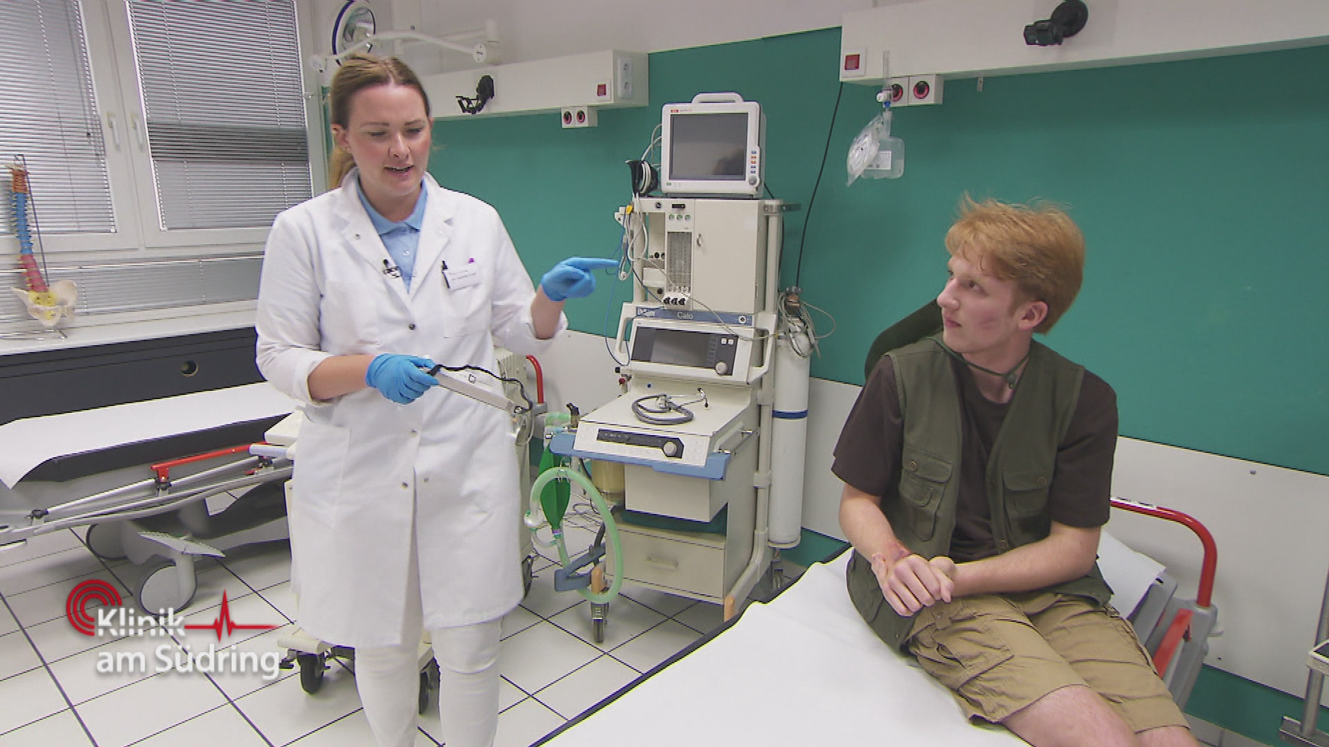 Männer und strippende Wildschweine