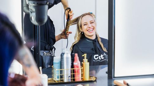 Cut it - Die VorHAIR NachHAIR Show CUT IT - DIE VORHAIR NACHHAIR SHOW - 03. STAFFEL Folge 2: Schlagerparty im Friseursalon