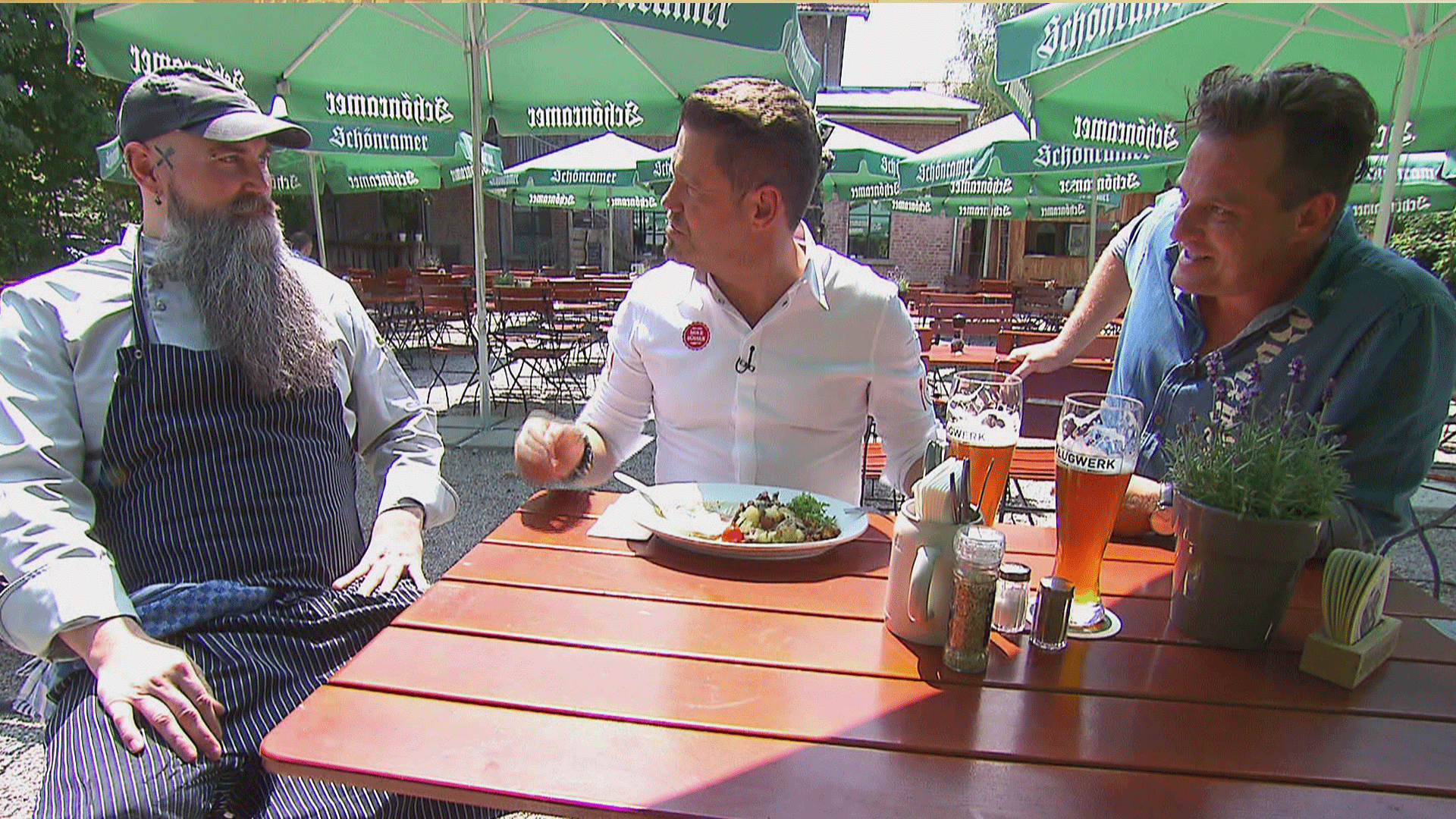 Bieranstich im "Flugwerk Feldkirchen"