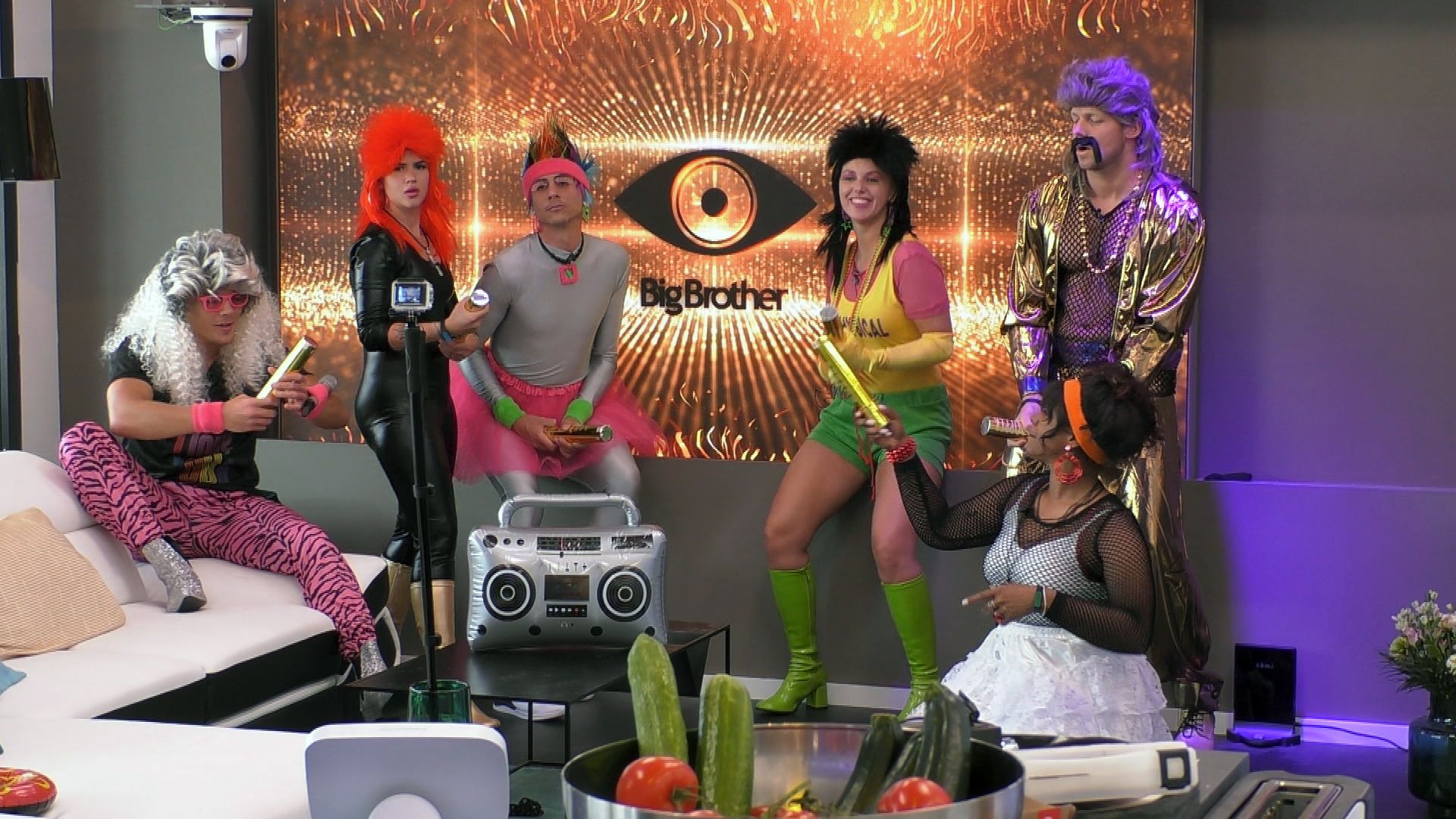 Balgarei im Bett - Das Gerangel um Gina