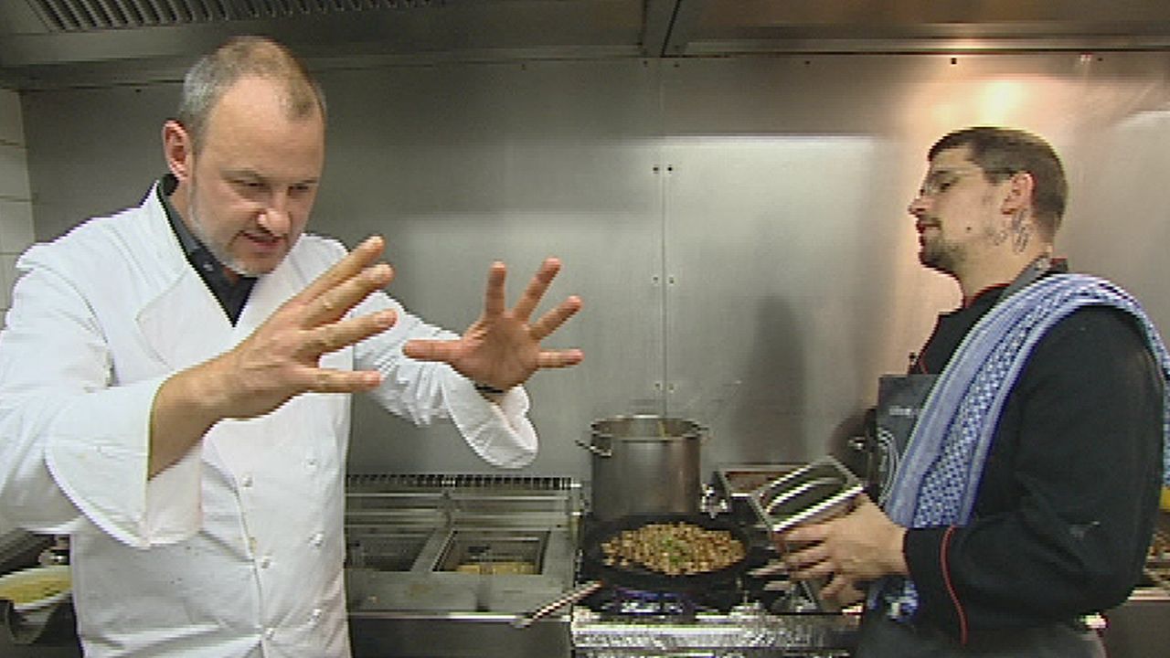 "Ihr redet euch eure eigene Scheiße bunt!" DDR-Restaurant "Osseria" in Berlin