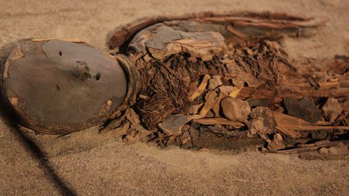 Verborgen im Sand - Geheimnisse der Vergangenheit Verborgen im Sand - Geheimnisse der Vergangenheit Folge 1: Mumien im Sand
