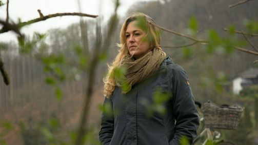 Julia Leischik sucht: Bitte melde dich Julia Leischik sucht: Bitte melde dich Folge 4: Malaikas große Sehnsucht nach der eigenen Herkunft