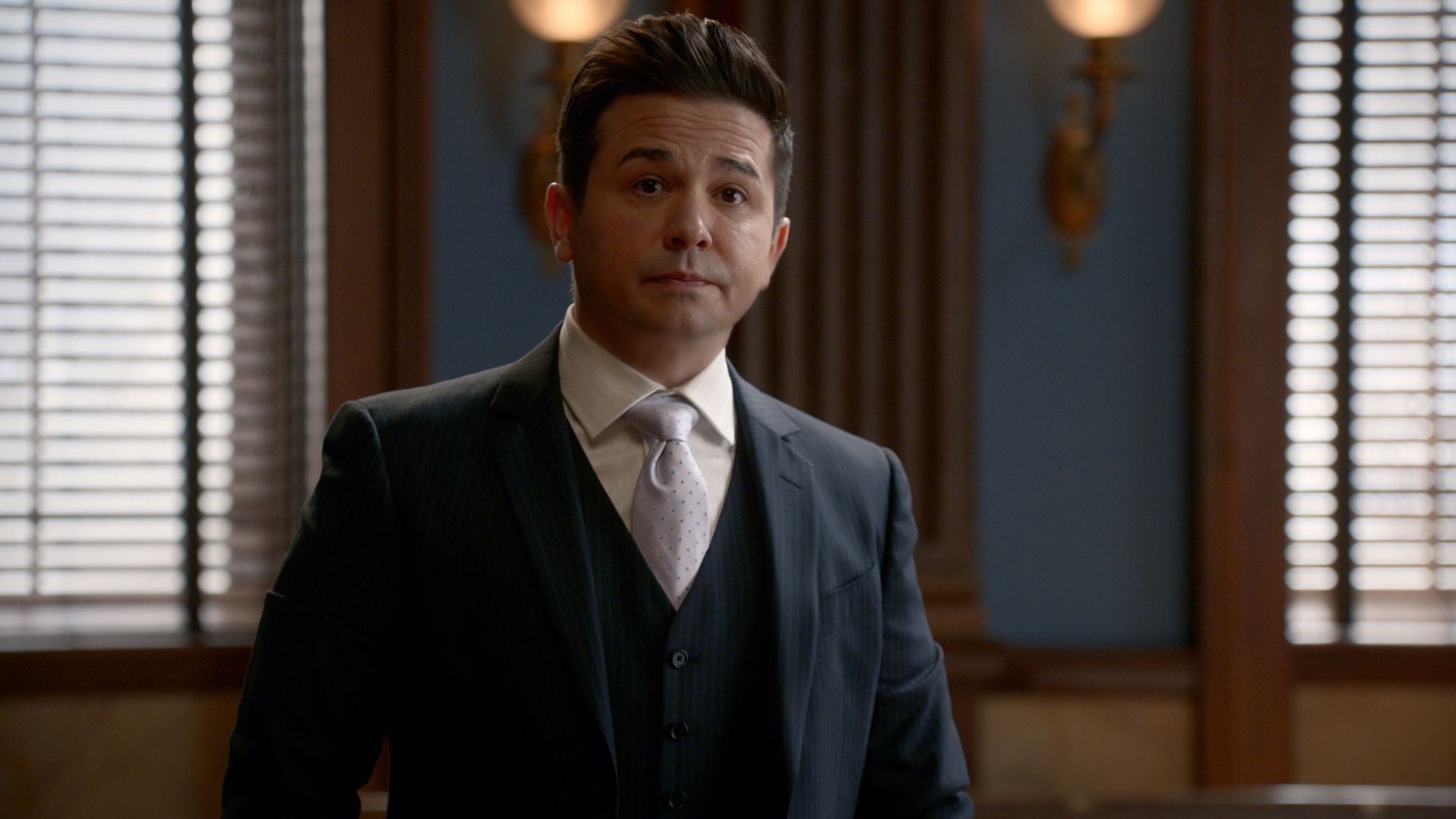 Die Hand auf dem Dach