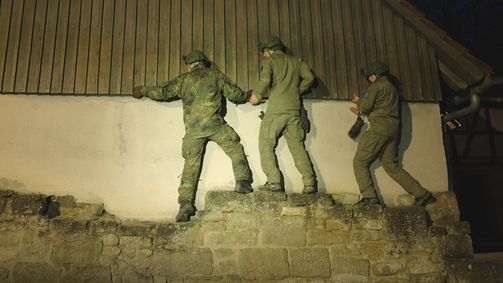 BULLETPROOF - DIE CHALLENGE BULLETPROOF - DIE CHALLENGE - 01.STAFFEL Folge 7: Ein Schritt ins Ungewisse
