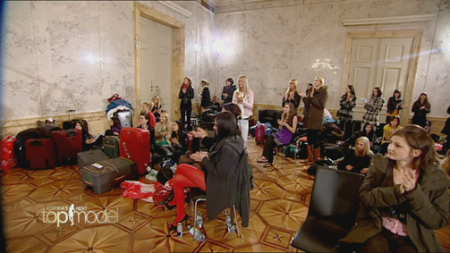 Austria's Next Topmodel Austria's Next Topmodel - Staffel 1 Folge 1: I Am from Austria