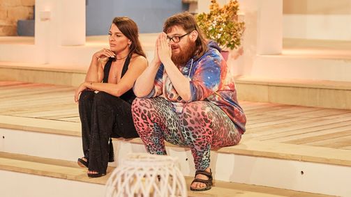 Beauty & The Nerd Beauty & The Nerd Folge 1: Pärchen-Crashkurs der besonderen Art