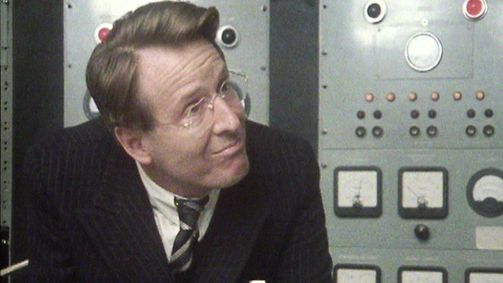 Oppenheimer Oppenheimer Folge 2: Eine entscheidende Position