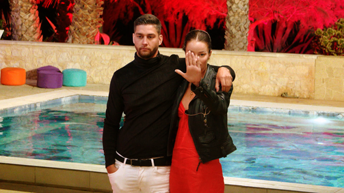 Match in Paradise Match in Paradise Folge 15: Das halbe Haus zieht aus