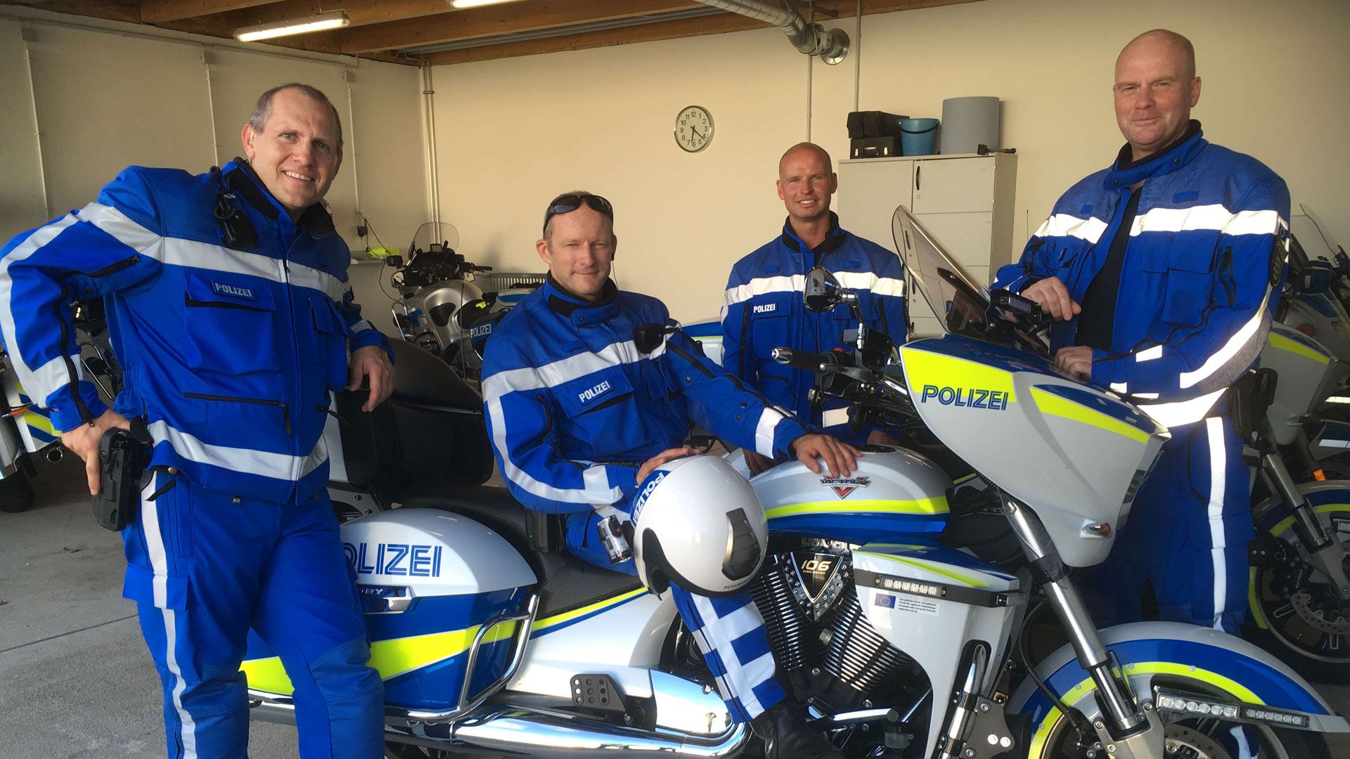 Motorradcops im Einsatz - Verbrecherjagd im Erzgebirge