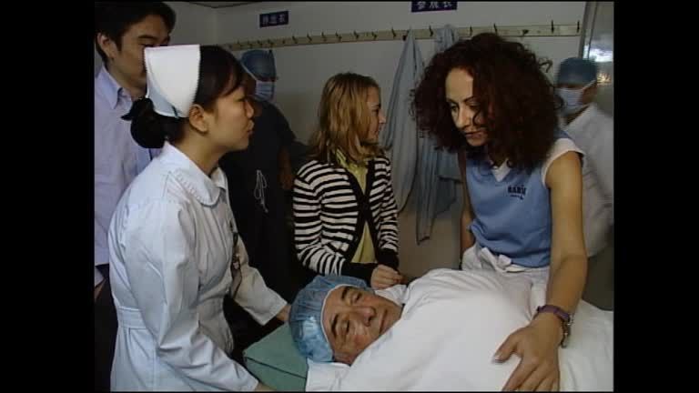 Die Lugners - Staffel 5 Folge 2 - Notruf in Shanghai - Ein Drama in zwei Akten