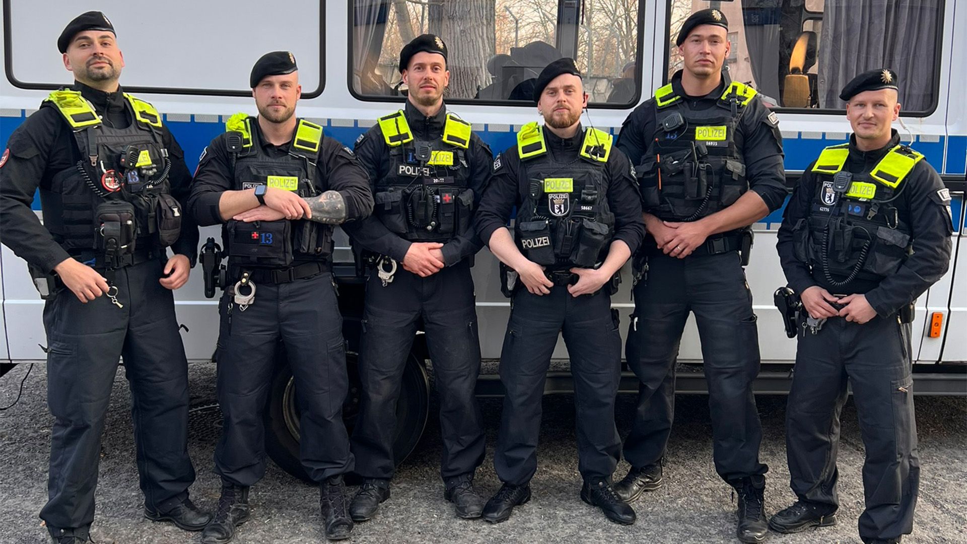 Thema u.a.: Hundertschaft Berlin – Verkehrsunfall mit Fahrerflucht