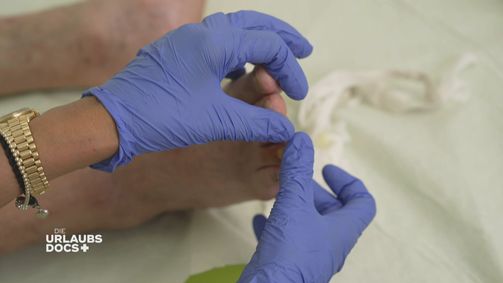 Die Urlaubs-Docs Die Urlaubs-Docs Folge 5: Fuerteventura: Patient mit Fußverletzung
