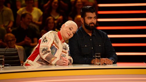 Genial daneben Staffel 2 Folge 8: Was ist eine Handschuh-Ehe?