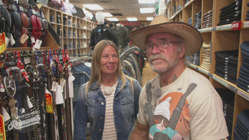 Willkommen bei den Reimanns Willkommen bei den Reimanns Folge 3: Bereit für den Wilden Westen: Konny shoppt Cowboy-Montur