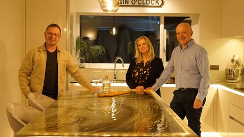 Dream Kitchens & Bathrooms - Das große Makeover Dream Kitchens & Bathrooms - Das große Makeover Folge 4: Maximalistisches Bad & Space-Age-Küche