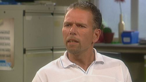 Niedrig und Kuhnt - Komissare ermitteln Niedrig und Kuhnt - Kommissare ermitteln Folge 11: Tiefe Schnitte