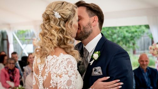 Hochzeit auf den ersten Blick HOCHZEIT AUF DEN ERSTEN BLICK - 06. STAFFEL Folge 1: Ein Traum wird wahr für Cindy und Alexander
