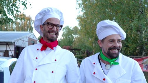 Pizza Taxi - Joko & Klaas Pizza Taxi - Joko & Klaas Folge 2: Joko und Klaas liefern Ihre Pizza