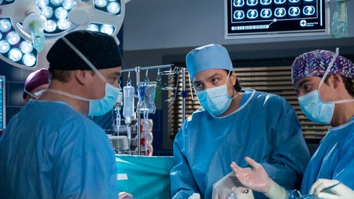 In aller Freundschaft - Die jungen Ärzte In aller Freundschaft - Die jungen Ärzte Folge 10: Der Neue