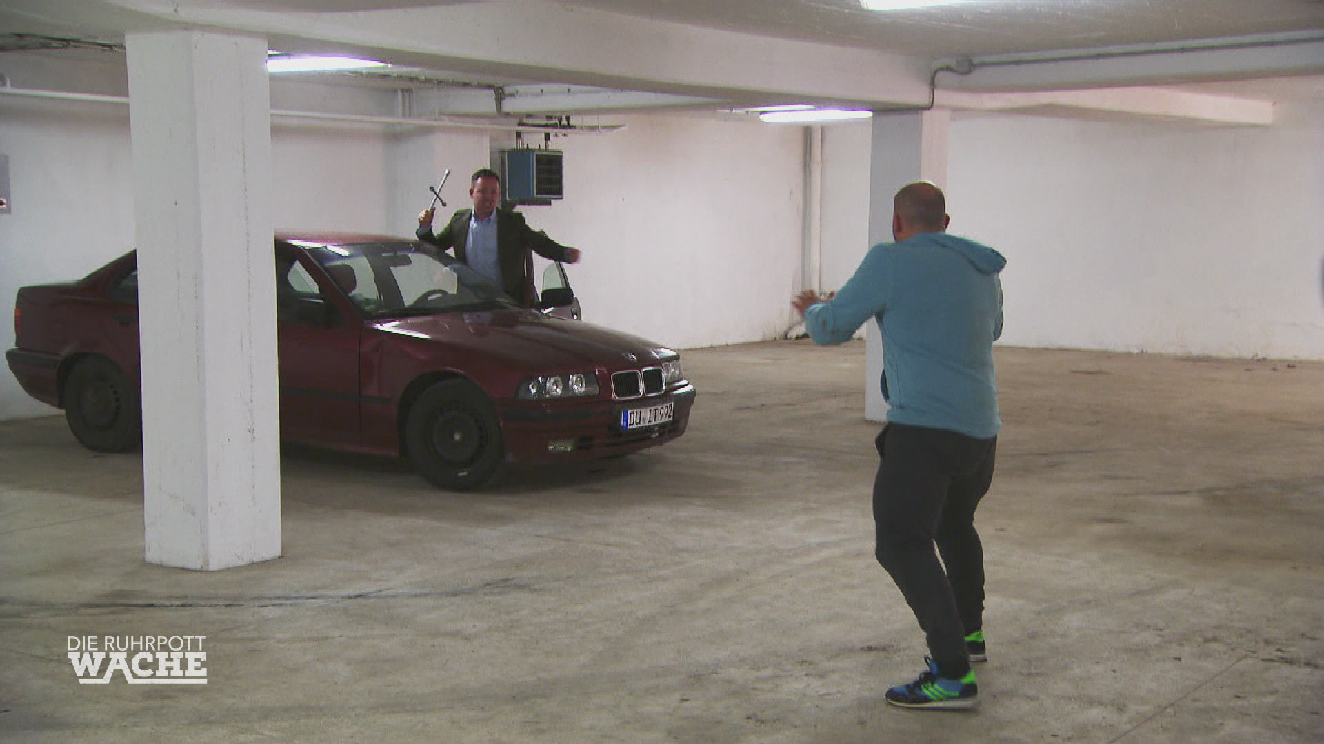 Schlagabtausch in Tiefgarage